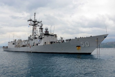 Mỹ đưa tàu chiến tới Gruzia, Nga sẵn sàng chiến đấu